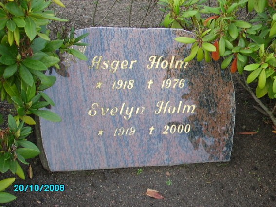 Billede af gravsten på Rønne Kirkegård