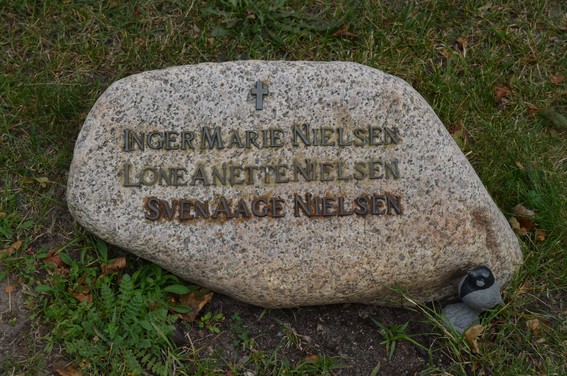 Billede af gravsten på Rønne Kirkegård