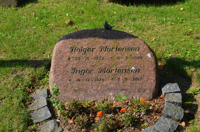 Billede af gravsten på Rønne Kirkegård