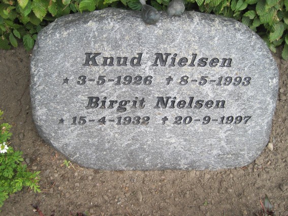 Billede af gravsten på Rønne Kirkegård