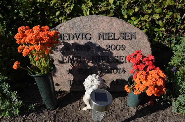 Billede af gravsten på Rønne Kirkegård
