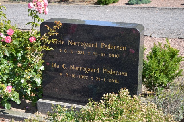 Billede af gravsten på Rønne Kirkegård