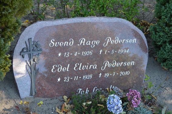 Billede af gravsten på Rønne Kirkegård