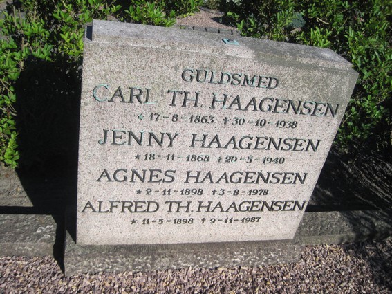 Billede af gravsten på Rønne Kirkegård