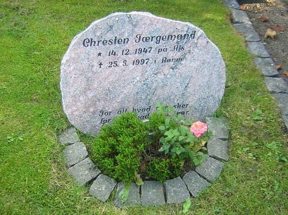 Billede af gravsten på Rønne Kirkegård