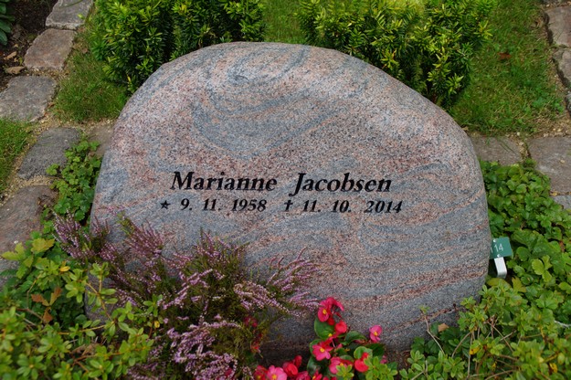 Billede af gravsten ved Sct. Jacobi Kirke, Varde