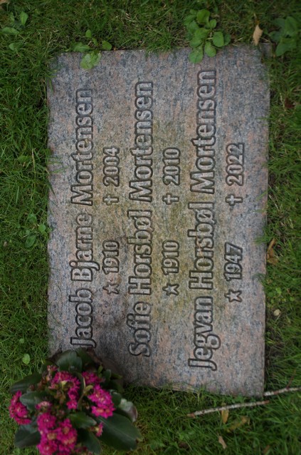Billede af gravsten ved Sct. Jacobi Kirke, Varde