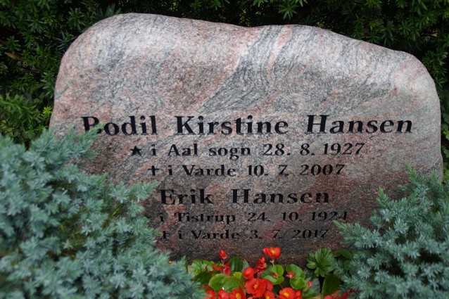 Billede af gravsten ved Sct. Jacobi Kirke, Varde