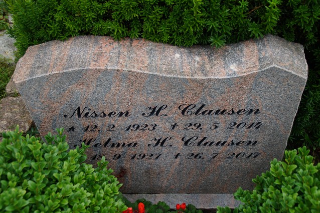 Billede af gravsten ved Sct. Jacobi Kirke, Varde